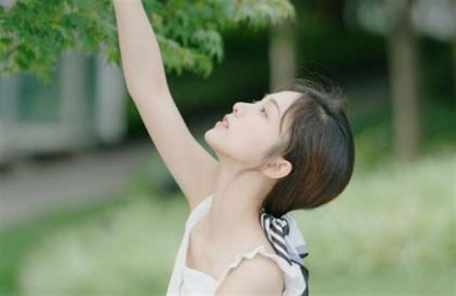 甜蜜的惩罚,他的舌头弄得我爽水好多