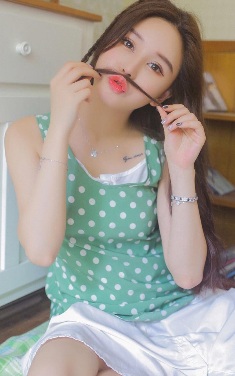 妖艳女友背着我和哥们性爱许久