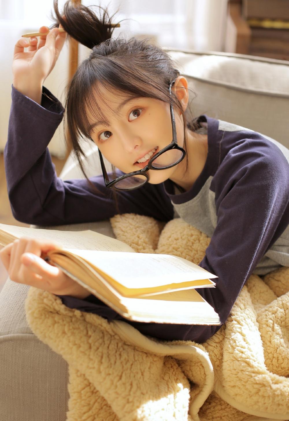 女子和狗在家交合卡住拔不出，女人和狗做图片