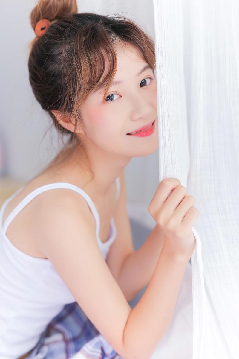 美女为合愿意与玲珑男人裸婚