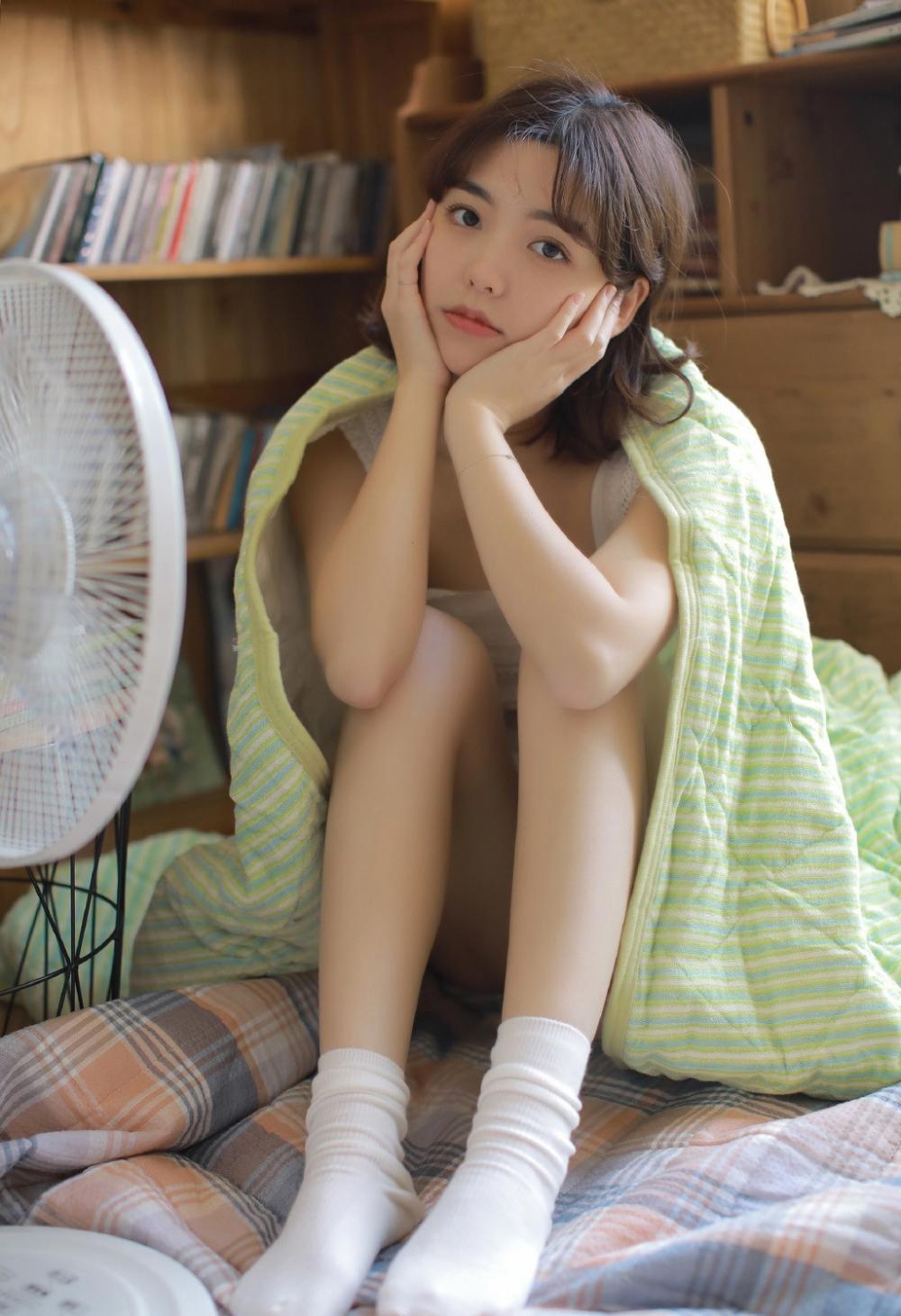 情感故事：老公房间里传出的呻吟声