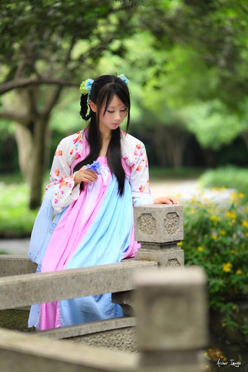 姐弟恋：爱了上了大我3岁的女白领姐姐 才发现她只是玩我