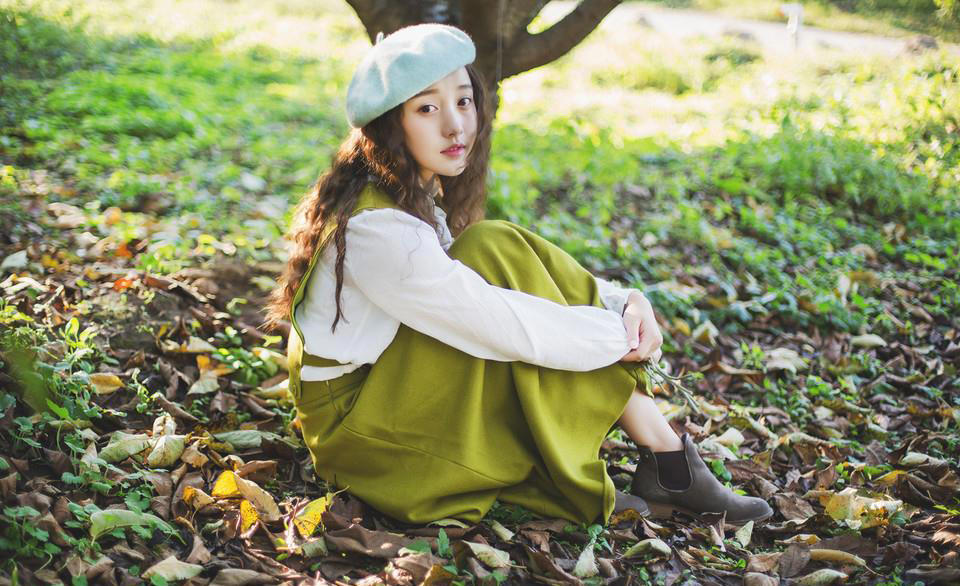 男朋友说我在床上是小妖精，让我腿打开一点给他玩